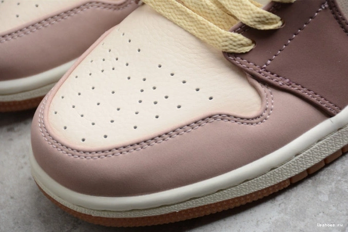Dark Mauve Mid Jordan  1 (W) Pony SE DO7440-821 Smoky 0916